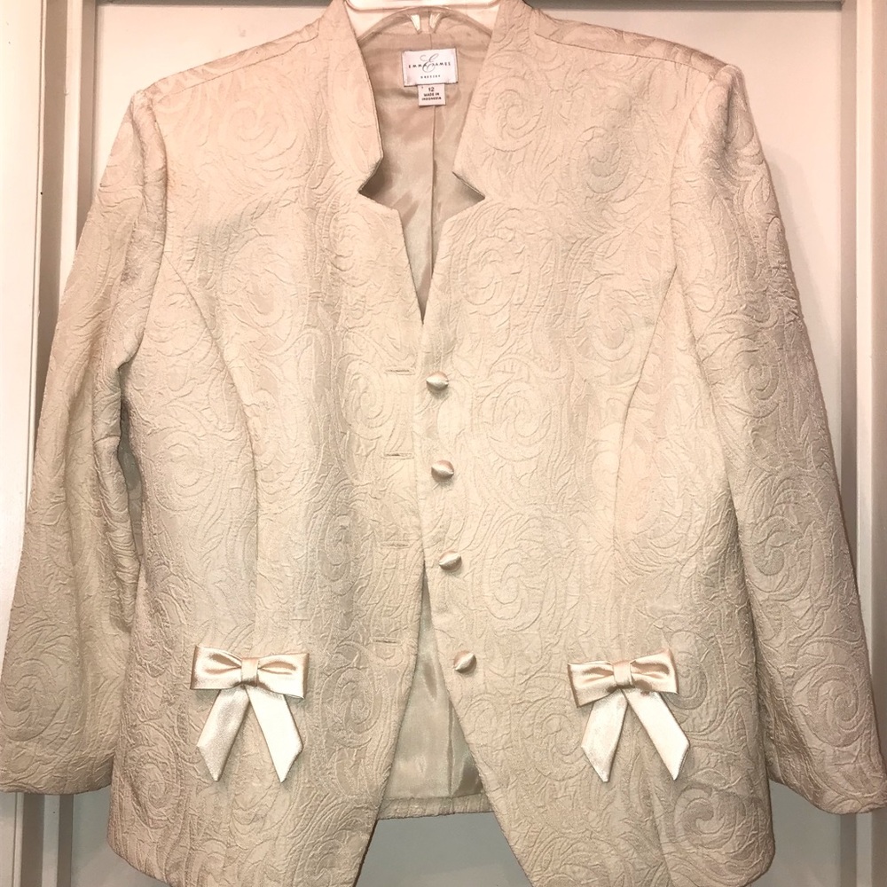 Emma James cream colored skirt & jacket. Embroidery design in fabric. Size 12